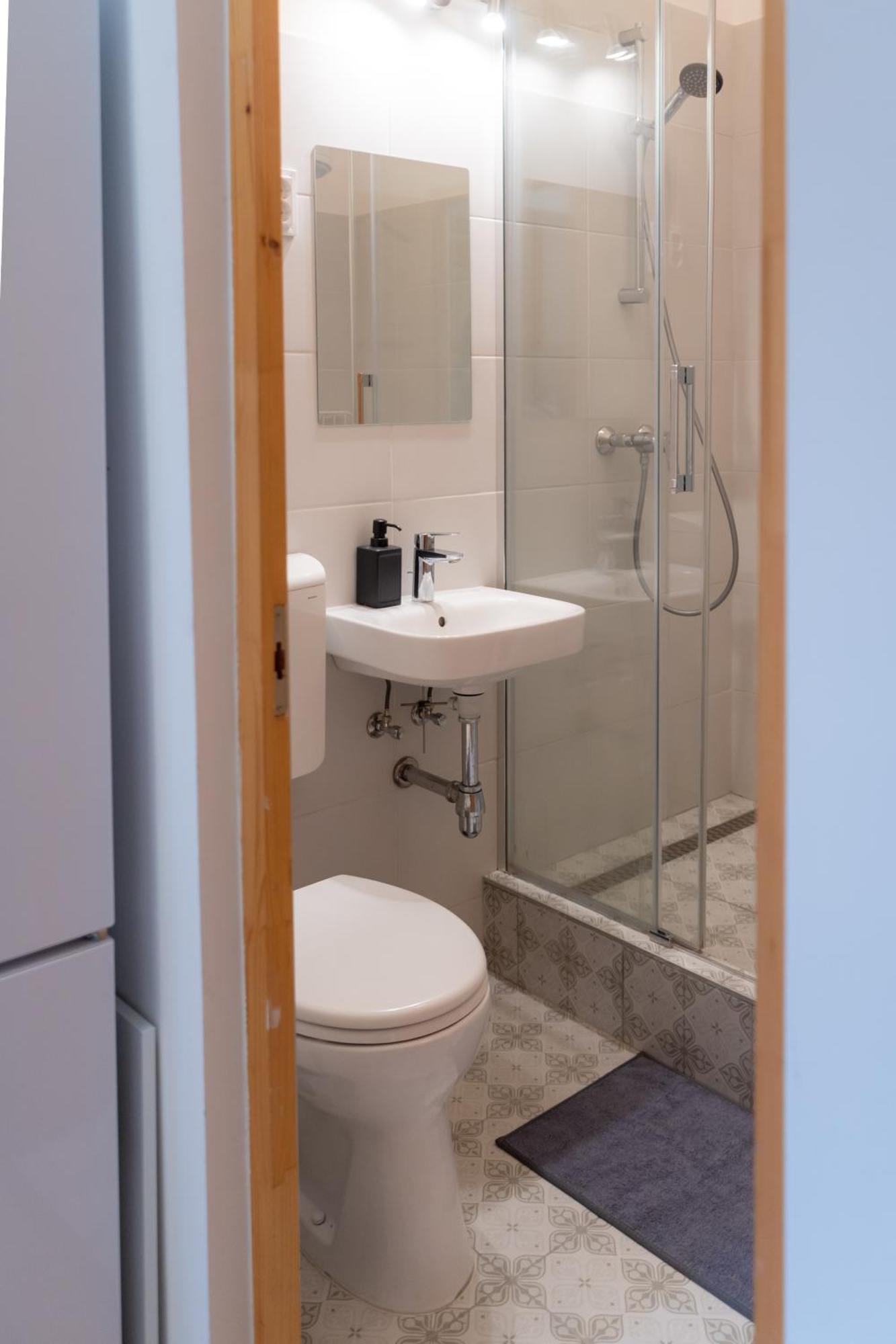 Cozy Apartment In Akacfa Street Budapest Eksteriør billede